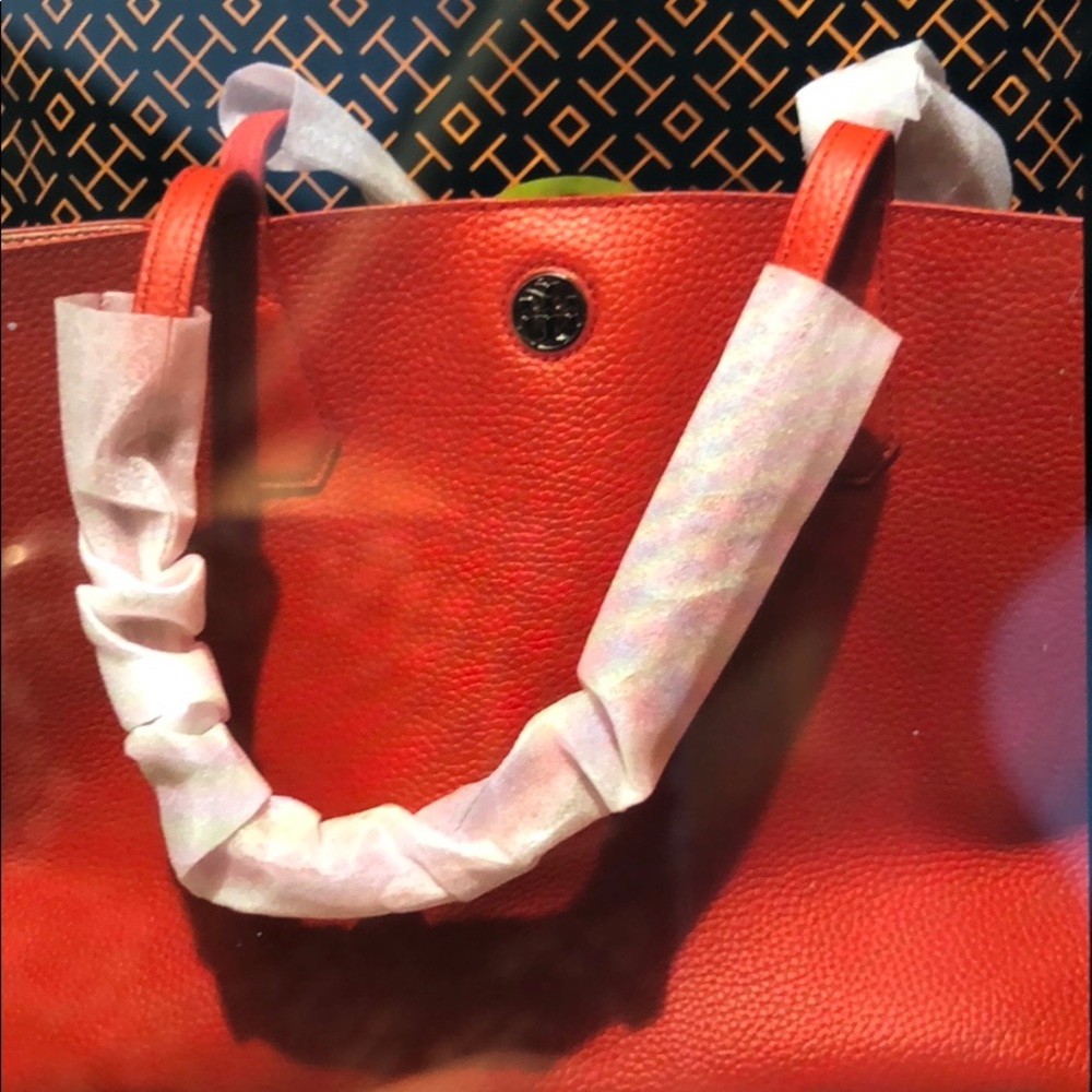 NWT Tory Burch apricot Brody tote. - Picture 3 of 6